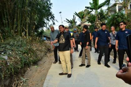 Sumedang mantapkan kondisi Jalan Ciherang-Kareumbi sepanjang 5 KM