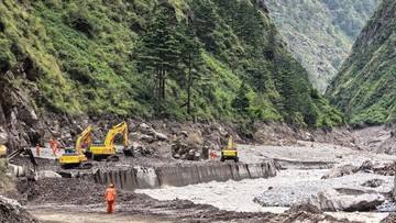 Danau Lumpur di Perbatasan Nepal-Tibet Meluap, Operasi SAR Disetop