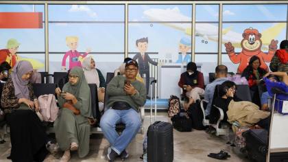 8 Bandara Tutup hingga Tengah Malam Akibat Abu Vulkanik Anak Krakatau