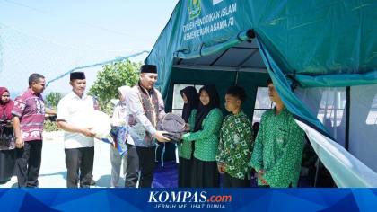 Kemenag Salurkan 1.000 School Kit dan 16 Ruang Belajar Sementara untuk Madrasah di NTT