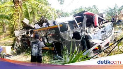 Bus Bintang Fadiyah Kecelakaan di Jalan Trans Mateng, 2 Orang Tewas