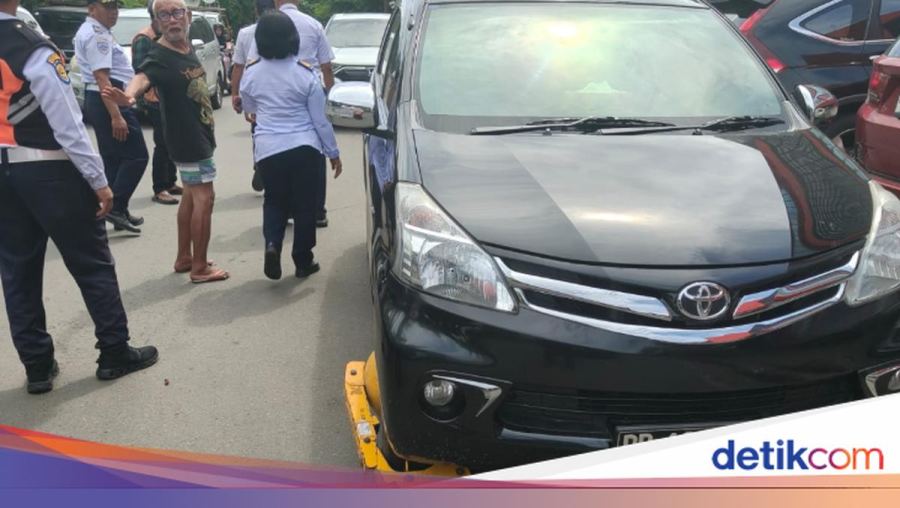 Driver Ojol Ngamuk Dilarang Petugas Dishub Makassar Parkir Depan Myko