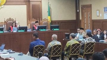 Eks Bendahara Amphuri Beri USD 40 Ribu ke Pegawai Kemenag untuk Kuota Haji