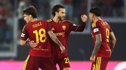 FOTO: Kemenangan Dramatis Berbuah Puncak Klasemen untuk AS Roma