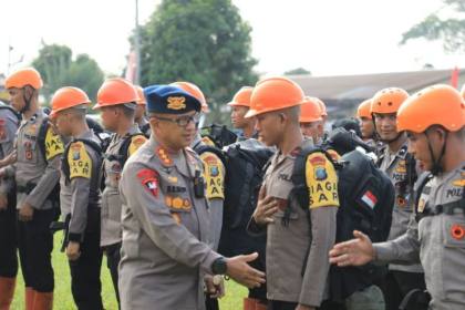 Brimob kerahkan 100 personel bantu warga terdampak erupsi Sinabung