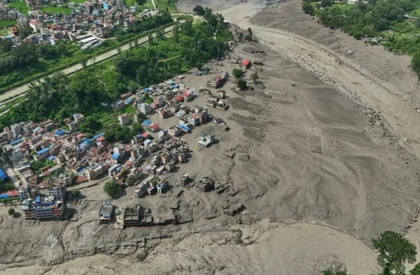 Banjir Nepal: Korban Tewas Tembus 1.000 Orang, Ratusan Pekerja Terjebak di Terowongan PLTA