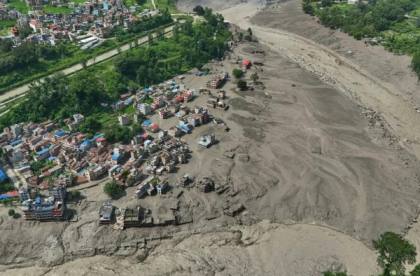 Banjir Nepal: Korban Tewas Tembus 1.000 Orang, Ratusan Pekerja Terjebak di Terowongan PLTA