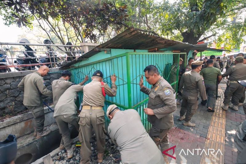 Pemkot Bandung: PKL tak boleh ganggu fungsi trotoar dan drainase