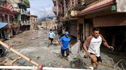 Banjir Bandang Nepal Tewaskan 1.225 Orang, Akses Bantuan Terkendala