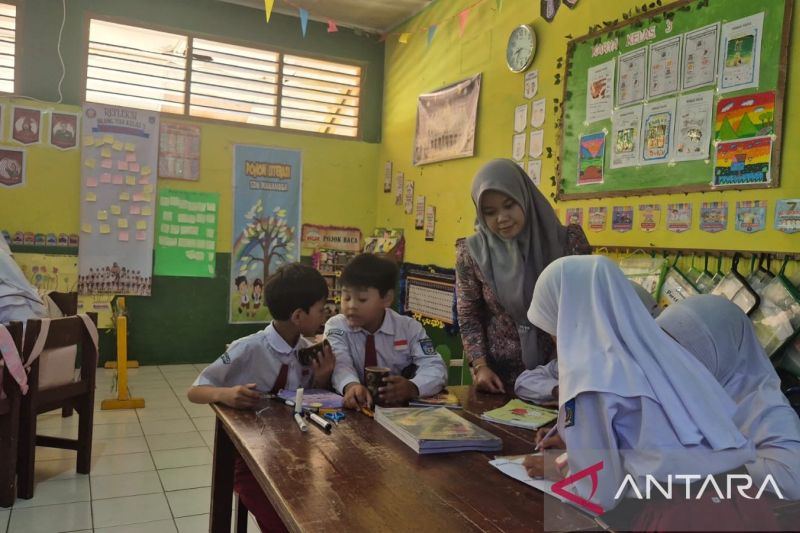 Pemkot Cimahi pastikan KBM tetap tatap muka di tengah abu vulkanik