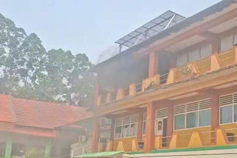 Kebakaran melanda gedung sekolah di Kembangan Jakbar