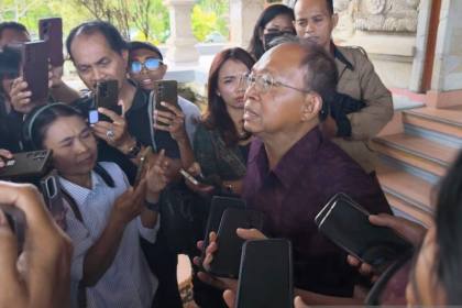Koster pastikan pembatalan penerbangan tak ganggu rute internasional