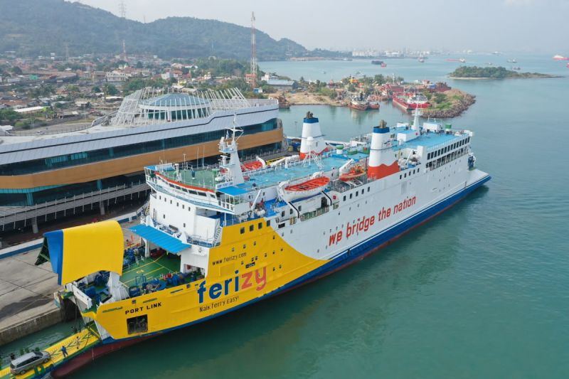 Dirut ASDP kerahkan dua kapal urai kepadatan lintas Ketapang-Gilimanuk