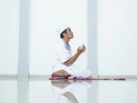 Khutbah Jumat: Hati Merasa Jauh dari Allah, Apa yang Harus Dilakukan?