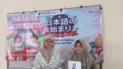 Siswi SMA Muhammadiyah 1 Kota Mojokerto Berbagi Ilmu Bahasa Jepang