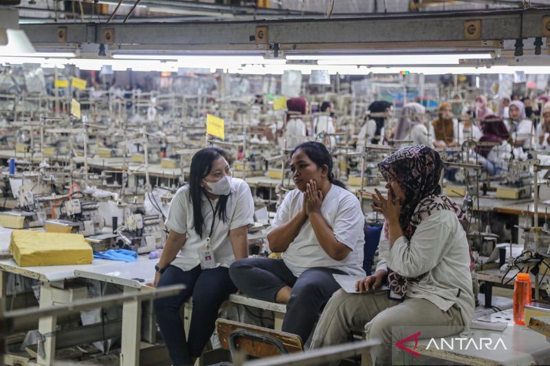 PHK dan resign, apa bedanya? Ini perbedaan hak pesangonnya