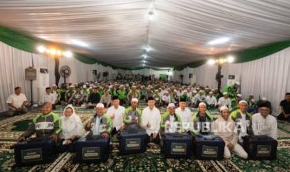 Dilepas Menhub Dudy, 70 Mitra Pengemudi Gojek Berangkat Tunaikan Umrah
