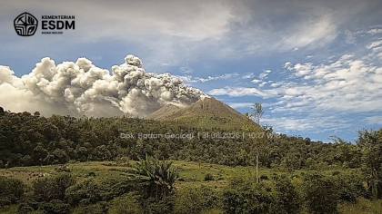 Hati-Hati! Gunung Sinabung Erupsi, Masuk Level Waspada
