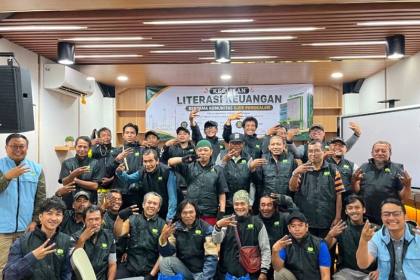 Pegadaian perkuat literasi keuangan ojek pangkalan Kebayoran Baru