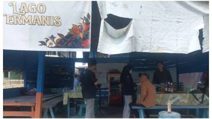 10 Tahun Fira Bertahan Jualan Gogos dan Tuak Manis di Jalur Bone-Wajo, Pelanggannya dari Makassar