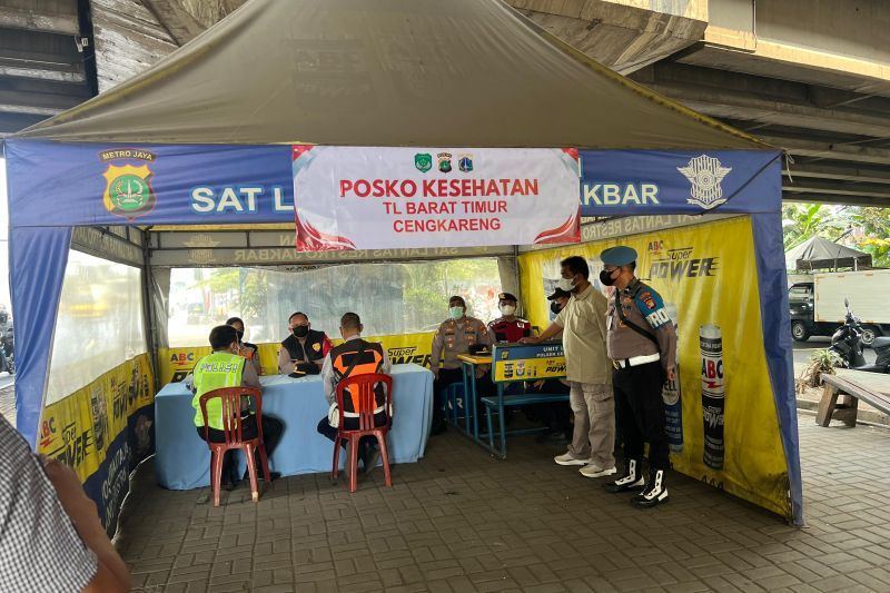 Dampak paparan abu, Polres Jakbar siagakan sembilan posko kesehatan