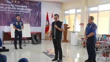 Tinjau Damkar Surakarta, Wamendagri Bima Arya Soroti Risiko Penyelamatan