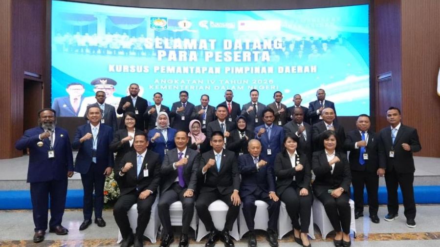 Wamendagri Tekankan Pentingnya Kepemimpinan Holistik saat Buka KPPD IV