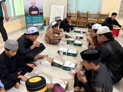Dari Menu Seadanya Jadi Sajian Penuh Berkah: Program Buka Puasa Sunnah WIZ Bangkitkan Semangat Santri Ponpes An-Nail 2 Gowa