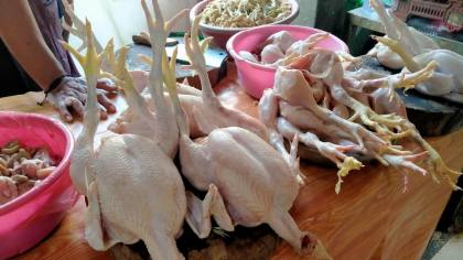 Pantauan Pasar: Harga Daging Ayam dan Sapi di Pasar Kebayoran Lama Masih Tinggi