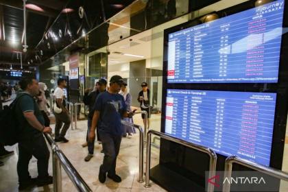 Penutupan sementara Bandara Soetta diperpanjang hingga 09.30 WIB