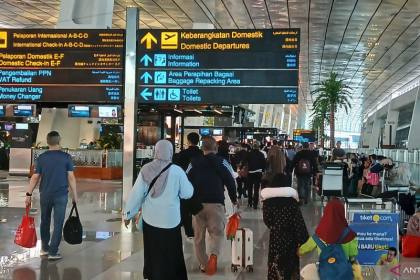 Operasional penerbangan di Soetta-Kualanamu terganggu erupsi Sinabung