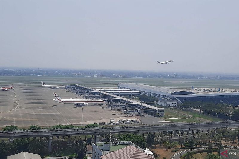 Garuda Indonesia batalkan seluruh penerbangan Jakarta hingga Lampung
