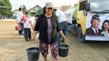 Legislator Gerindra Salurkan Bantuan Masker & Air Bersih ke Warga Lampung