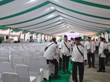 Jelang Kedatangan Prabowo, Panitia Lokal Sterilkan Aula Lokasi Penutupan Muktamar ke-35 NU