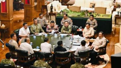 Presiden Gelar 4 Ratas, Panggil Panglima TNI-Kapolri Minta Laporan Penanggulangan Karhutla