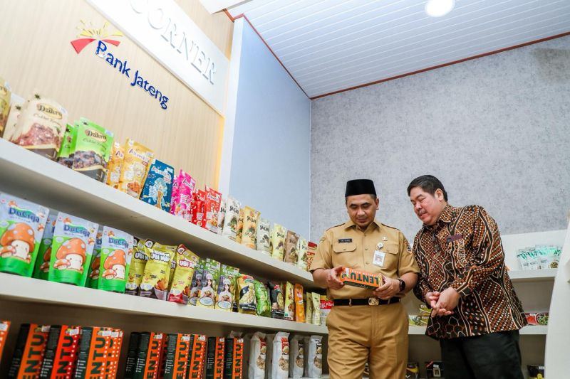 Pemprov Jateng kembangkan UKM Jateng Corner di bandara