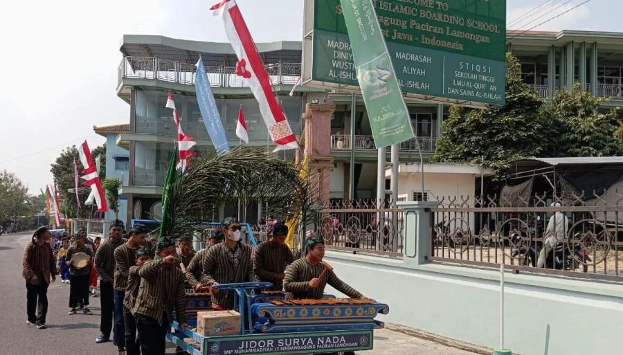 Jidor Surya Nada PR IPM Sendangagung Kobarkan Semangat Perjuangan Sepanjang Rute Karnaval