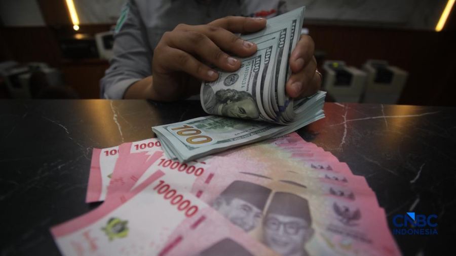 Rupiah Dibuka Menguat Tipis, Dolar AS Turun ke Rp17.710