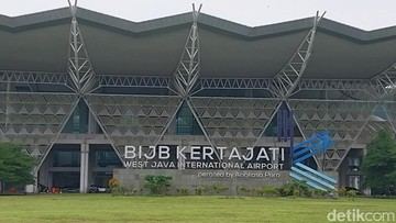 4 Penerbangan Garuda Dialihkan ke Kertajati Imbas Erupsi Anak Krakatau