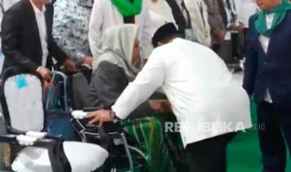 Muktamar NU, Kala Prabowo Bersimpuh di Hadapan Kiai Sepuh