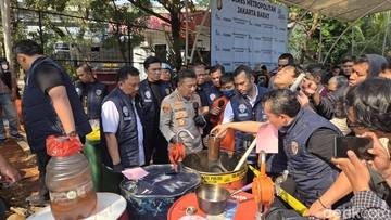 Polisi Bongkar Pabrik Oli Palsu di Jakbar, Oli Bekas Diolah Jadi Seperti Baru