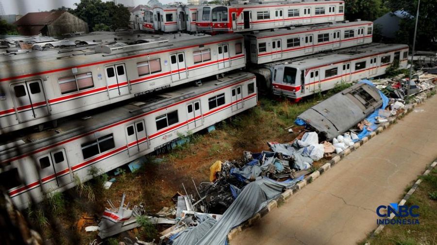 Intip "Kuburan Massal" KRL Jabodetabek, Begini 242 Gerbong Bertindihan