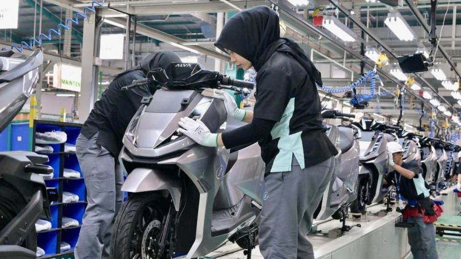 Insentif Motor Listrik "Cuma" Rp3 Juta, Pengusaha Sorot APBN-Desak Ini