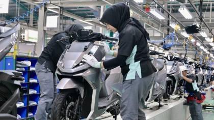 Insentif Motor Listrik "Cuma" Rp3 Juta, Pengusaha Sorot APBN-Desak Ini