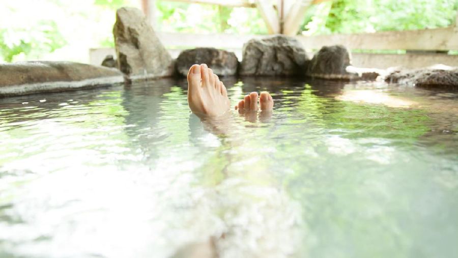 Kulit Seperti Terbakar, Remaja Ini Berendam Berhari-hari di Kolam