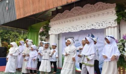 Peringati Maulid Nabi, DKM Baiturrahman Libatkan Warga Lintas Generasi
