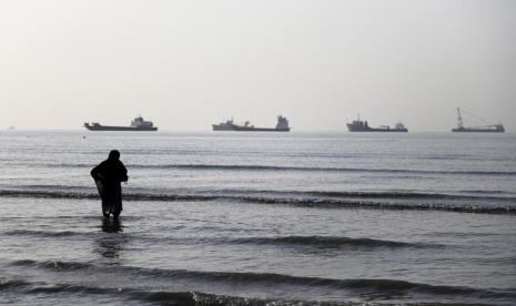 Iran Tetapkan Zona Maritim Terbatas Terbaru di Selat Hormuz, Kapal Berani Melintas Disanksi