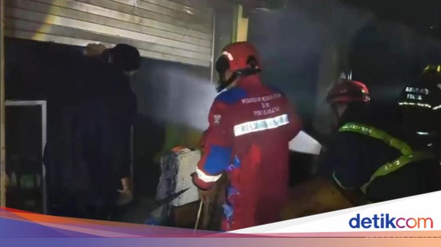Kebakaran di Pasar Pa'baeng-baeng Makassar Hanguskan 22 Los-Kios