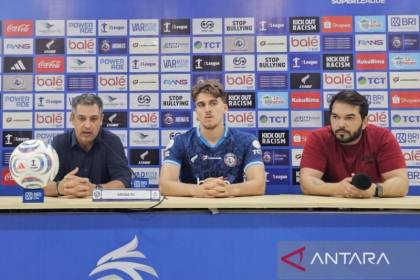 Pelatih Arema puji performa pemain usai mengalahkan Isenmulang 4-0