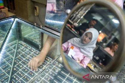 Harga emas tiga jenama di Pegadaian serempak naik Jumat ini